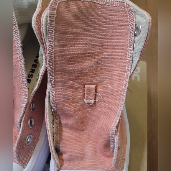 Converse Women's Blush High-Top Sneakers  zise 5‎ used good condition. - Picture 10 of 16